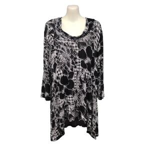 Tianello 3/4 Sleeve Tunic with Snakebite Hem, Black/White, Size L